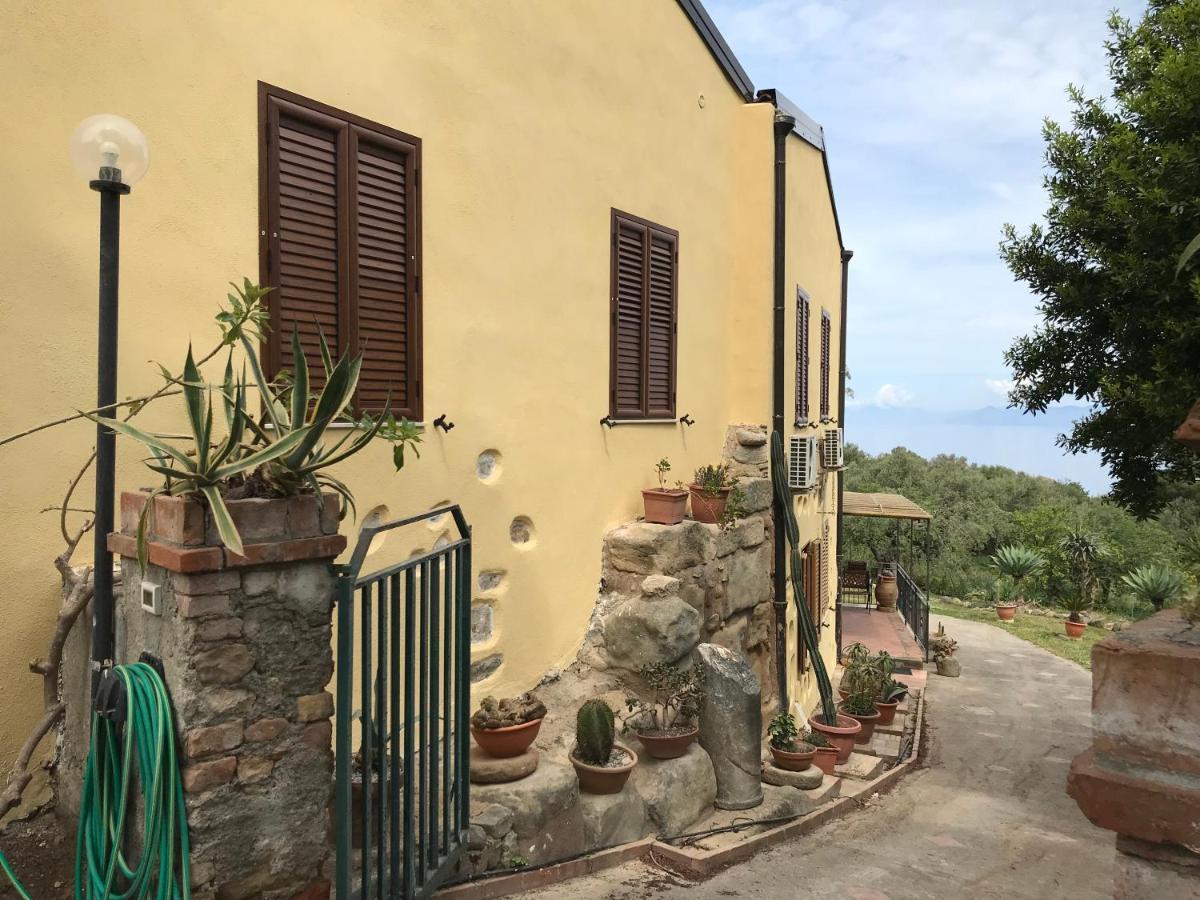 A Casa Di Peppino Villa Greco Tindari Exterior photo